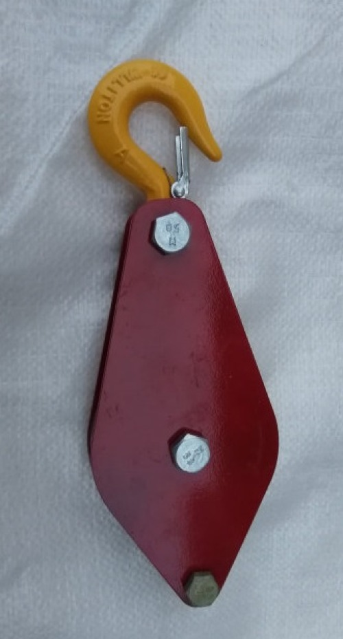 Блок монтажный SD / СД строительный закрытый, с крюком, металлический, красный, диаметр 80мм, 0.5т / такелаж