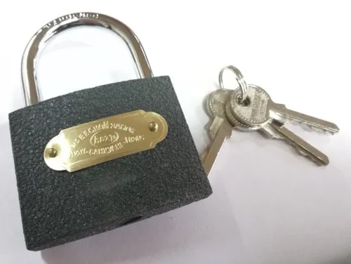 Замок навесной СКОБЯНОЙ цилиндровый с автоматическим запиранием, чугунный, 3 ключа, 75мм / средства защиты