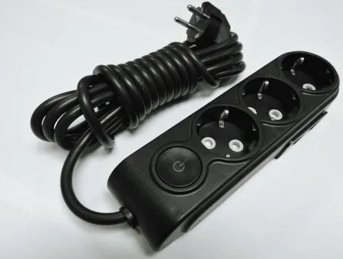 Удлинитель бытовой Makel / Макел с заземлением и выключателем, IP20 16А, 5 метров, 3 розетки черный N3310163